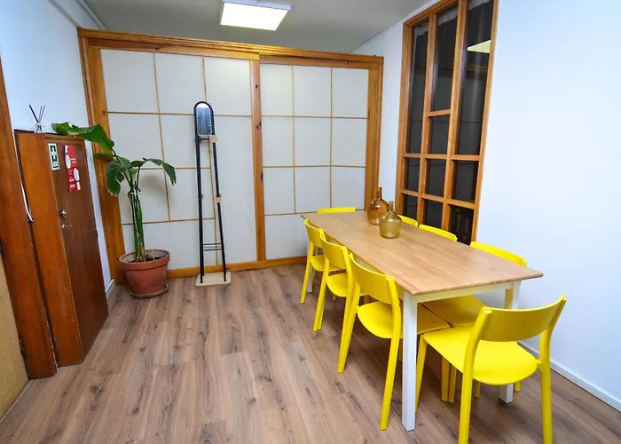 Travel & Live Fernao Magalhaes Apartment Porto