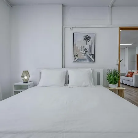 Travel & Live Fernao Magalhaes * Porto