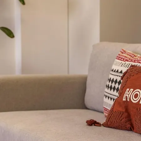 Travel & Live Fernao Magalhaes * Porto