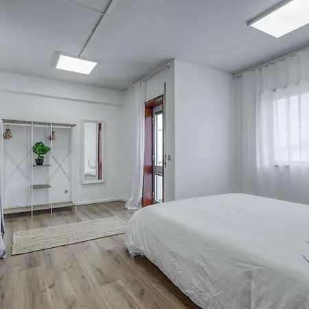 Apartment Travel & Live Fernao Magalhaes Porto