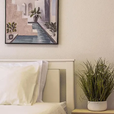 Travel & Live Fernao Magalhaes * Porto