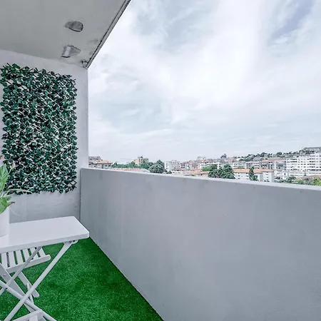 Travel & Live Fernao Magalhaes *