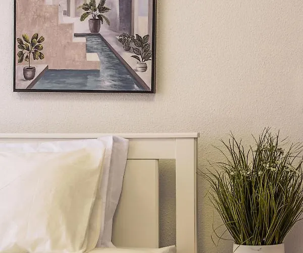 Travel & Live Fernao Magalhaes * Porto