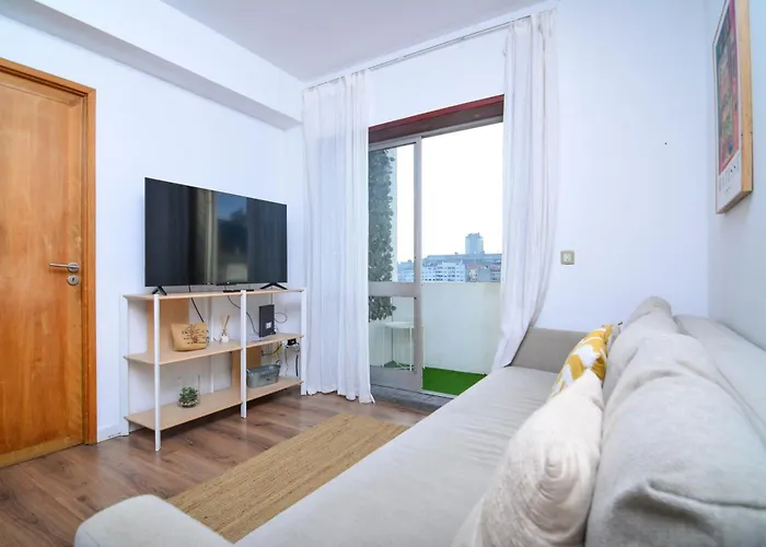 Travel & Live Fernao Magalhaes * بورتو