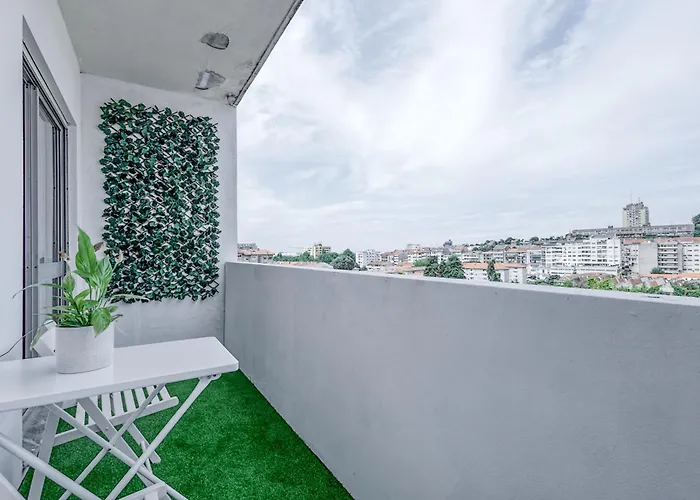 Travel & Live Fernao Magalhaes *